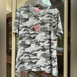 inspired t-shirt with sequin star in L